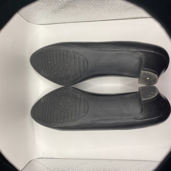 Description Tell shoppers about your listing by describing the Brand, Size, Colo - Picture 5 of 6